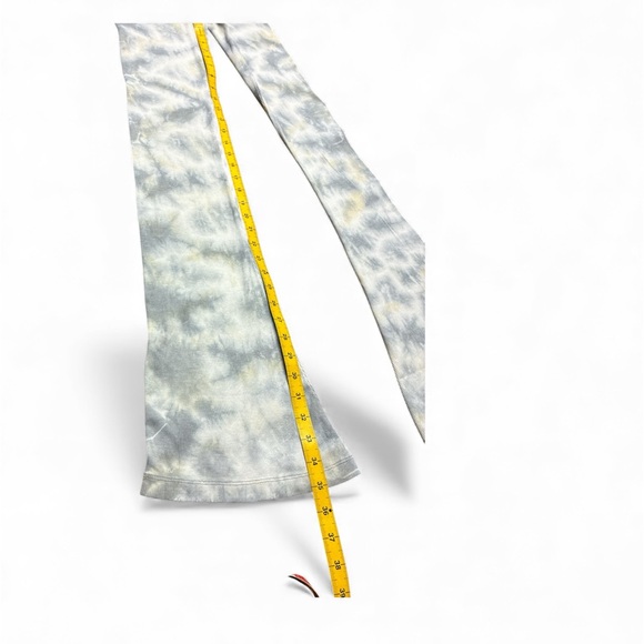 ZARA Women Elastic Waist Mid-Rise Knit Flared Pants medium Gray/Yellow Tie-Dye - Picture 3 of 3